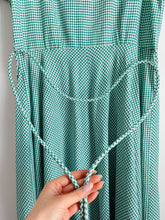 Load image into Gallery viewer, Vintage 1940s gingham cotton dress
