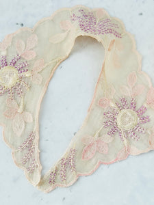 Vintage 1930s pink embroidered collar