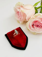 Load image into Gallery viewer, Vintage pink velvet ring holder
