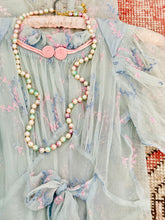 Load image into Gallery viewer, Vintage pastel pearl necklace
