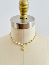 Load image into Gallery viewer, Vintage pearl necklace choker
