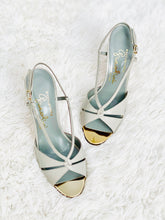 Load image into Gallery viewer, Vintage light gray Italian leather heels
