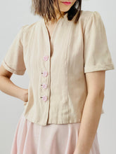 Load image into Gallery viewer, Vintage 1940s champagne pink rayon top w celluloid buttons
