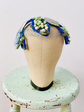 Load image into Gallery viewer, Vintage 1930s fascinator green velvet millinery flowers
