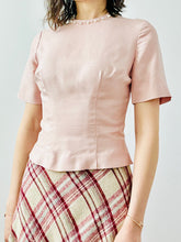 Load image into Gallery viewer, Vintage 1950s pink top
