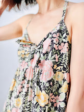 Load image into Gallery viewer, Vintage 1970s front knot floral dress
