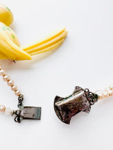 Load image into Gallery viewer, Vintage faux pearl choker
