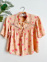 Load image into Gallery viewer, Vintage sweet floral bed jacket
