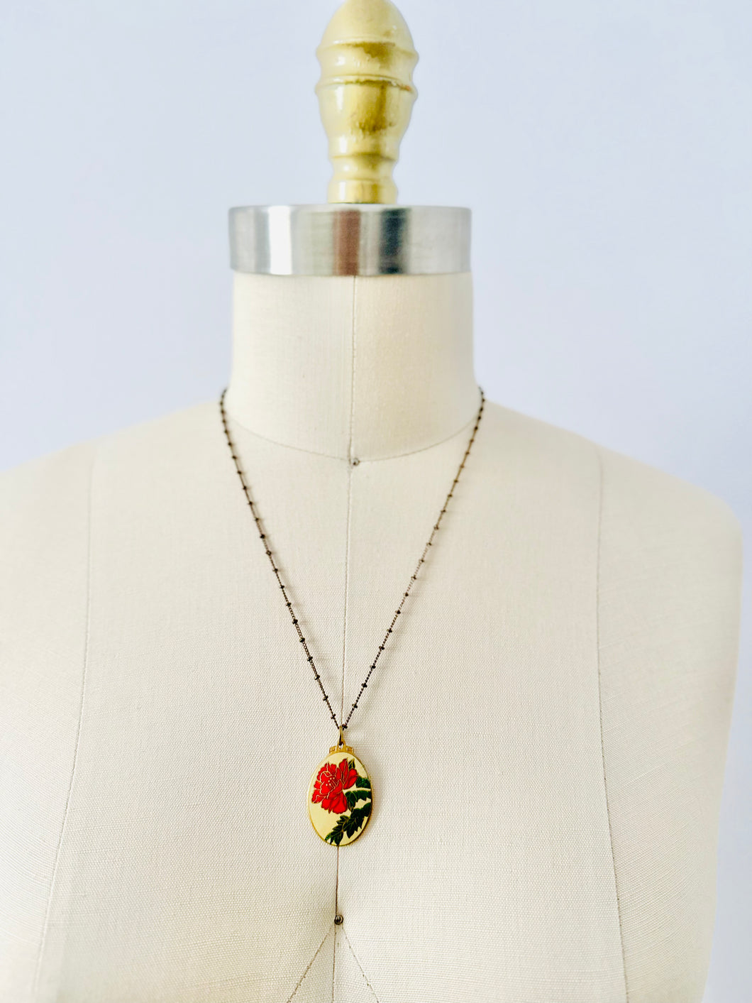 Vintage enamel floral pendant necklace