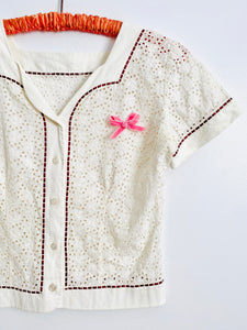 Vintage 1940s white eyelet top with ribbon bow