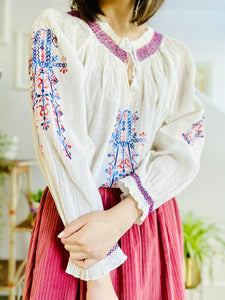 Vintage Hungarian Top Embroidered Blouse Long Sleeves