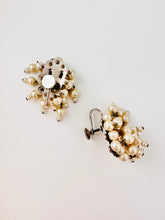Load image into Gallery viewer, Vintage cluster faux pearls earrings
