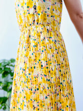 Load image into Gallery viewer, Vintage yellow floral dress with fine pleats

