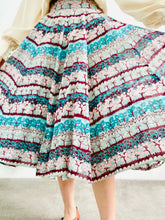 Load image into Gallery viewer, Vintage 1950s Sea Foam Novelty Print Skirt w Tulle Lining
