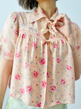 Load image into Gallery viewer, Vintage sweet floral bed jacket
