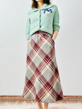 Load image into Gallery viewer, Vintage 1940s turquoise cardigan
