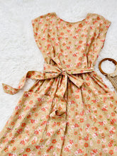 Load image into Gallery viewer, Vintage 1940s floral wrap dress
