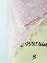 Load image into Gallery viewer, Vintage lilac pink cashmere scarf
