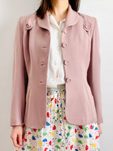 Load image into Gallery viewer, Vintage 1940s dusty pink rayon gab jacket with structured shoulders
