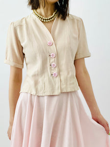 Vintage 1940s champagne pink rayon top w celluloid buttons