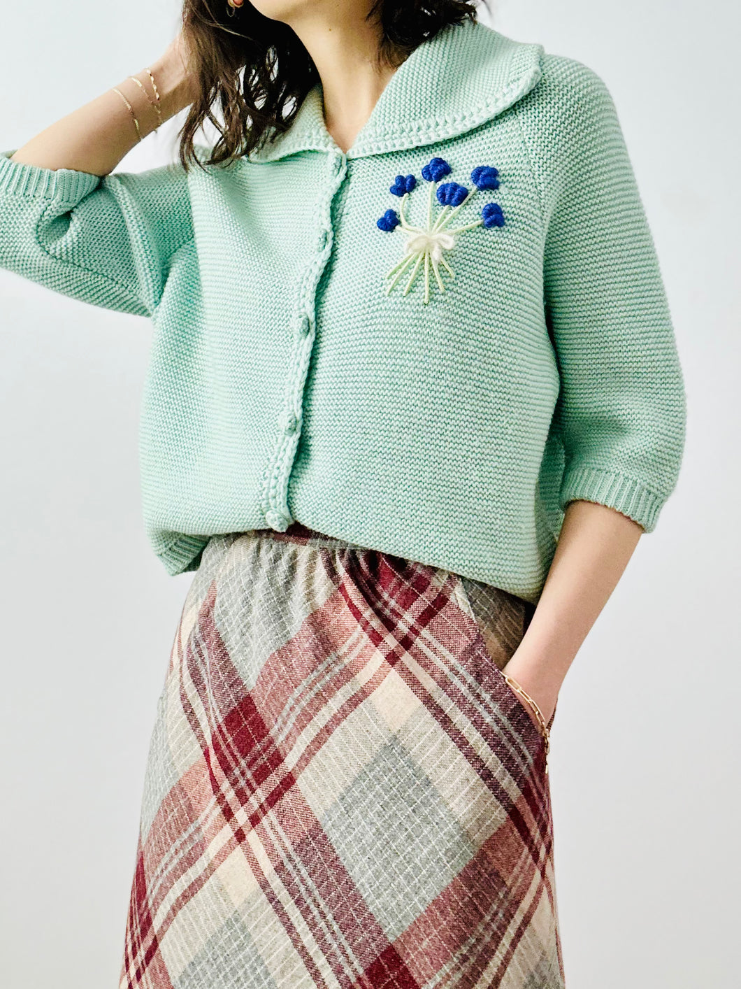 Vintage 1940s turquoise cardigan