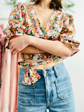 Load image into Gallery viewer, Sweet floral wrap top
