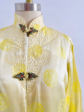 Load image into Gallery viewer, Vintage Chinese Embroidered Jacket with Pockets
