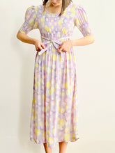 Load image into Gallery viewer, Vintage Pastel Lavender Color Novelty Print Dress w Puff Sleeves
