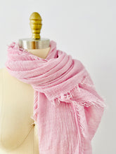 Load image into Gallery viewer, Vintage lilac pink cashmere scarf
