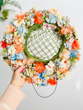 Load image into Gallery viewer, Vintage 1940s Pastel Millinery Hat
