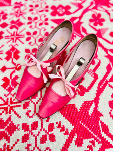 Vintage pink heels w ribbon bow