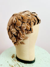 Load image into Gallery viewer, Vintage 1940s brown velvet fascinator
