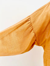 Load image into Gallery viewer, Vintage 1960s caramel color linen leather duster w ruched dolman sleeves
