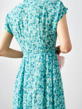 Load image into Gallery viewer, Vintage 1940s leaf print day dress
