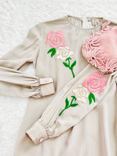 Load image into Gallery viewer, Vintage 1940s style embroidered top
