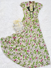 Load image into Gallery viewer, Vintage 1940s rayon floral dress As Is
