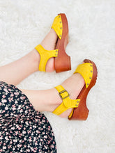 Load image into Gallery viewer, Yellow clog style sandals
