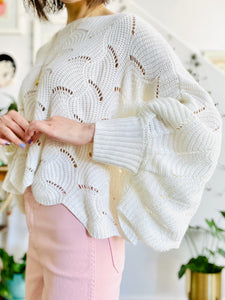 Dreamy white knitted sweater w dolman sleeves