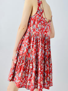 Red floral dress w scalloped neckline