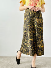 Load image into Gallery viewer, Amber layers high waisted A line skirt
