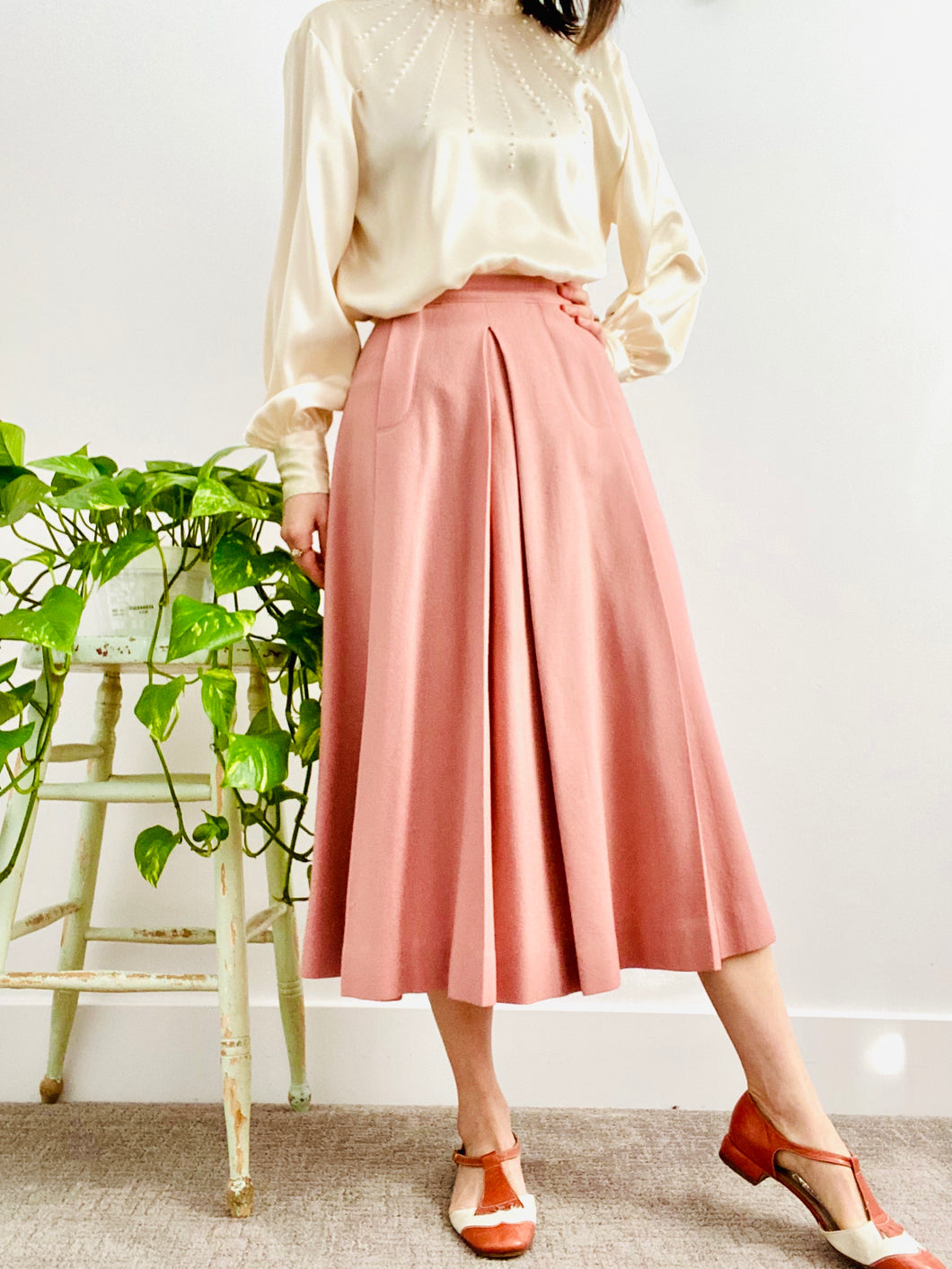 Vintage 1970s High Waisted Dusty Pink A Line Wool Skirt