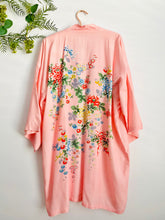 Load image into Gallery viewer, Vintage pastel pink daisy florals Japanese kimono
