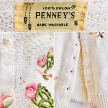 Load image into Gallery viewer, Vintage 1950s cardigan with floral appliqués
