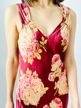 Load image into Gallery viewer, Vintage burgundy color rayon silk floral pink roses print dress
