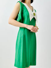 Load image into Gallery viewer, Vintage 1960s emerald green linen dress
