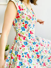 Load image into Gallery viewer, Vintage 1940s cotton pink and blue floral dress
