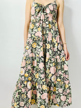 Load image into Gallery viewer, Vintage 1970s front knot floral dress
