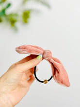 Load image into Gallery viewer, Pink velvet bow hair tie
