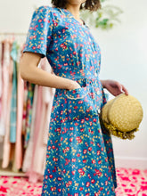 Load image into Gallery viewer, Vintage 1940s blue floral day dress
