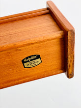 Load image into Gallery viewer, Vintage wooden trinket box with lid
